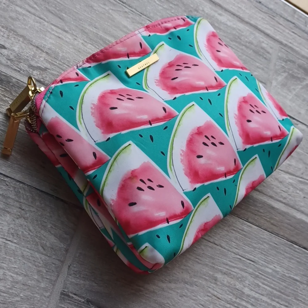 Kestrel cosmetic bag